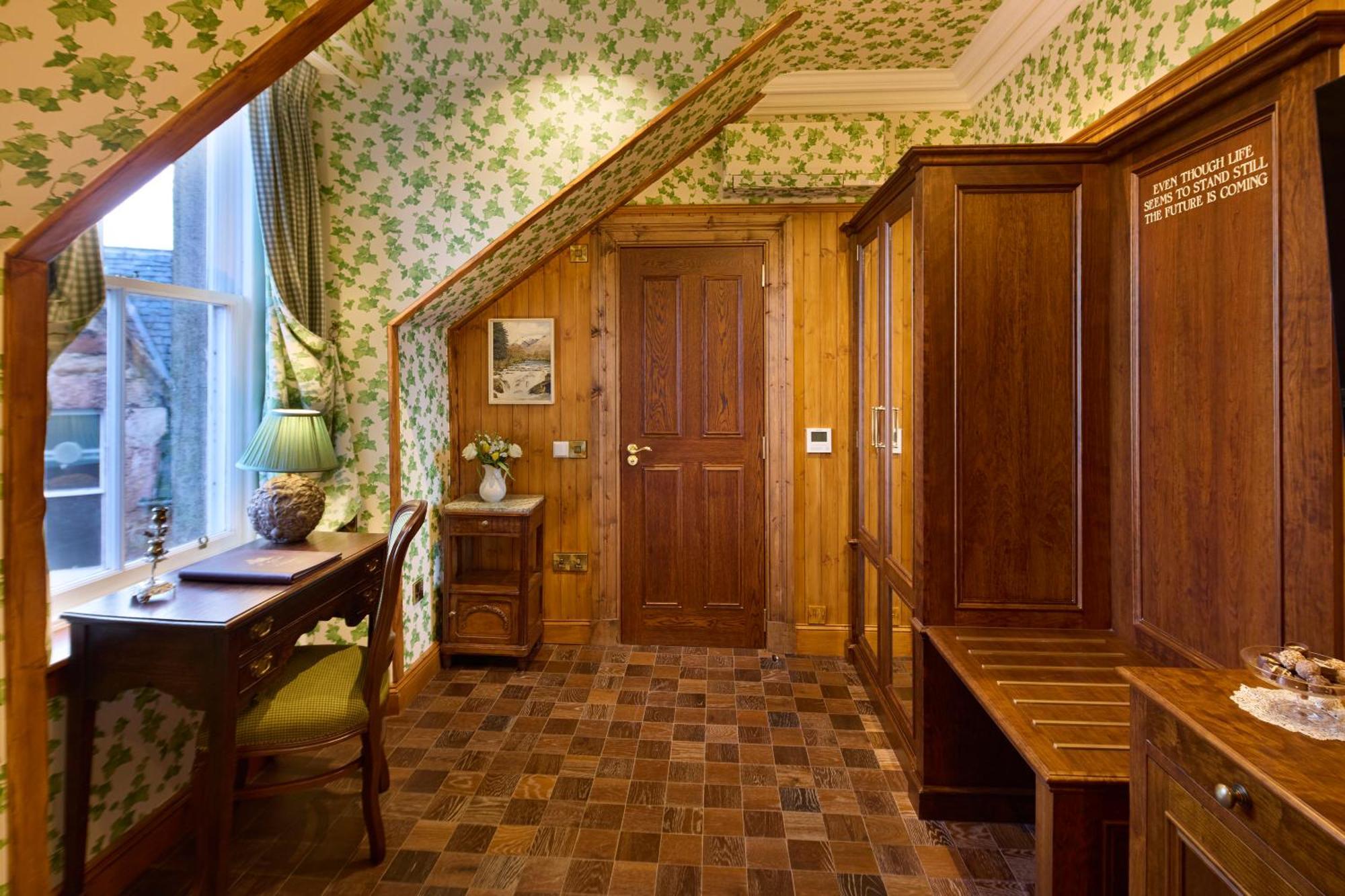 The Ambassador Hotel — Photos 1